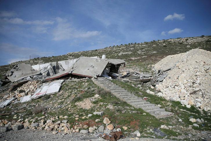 Afrin'de kaçıp bırakılan tüneller görüntülendi G5