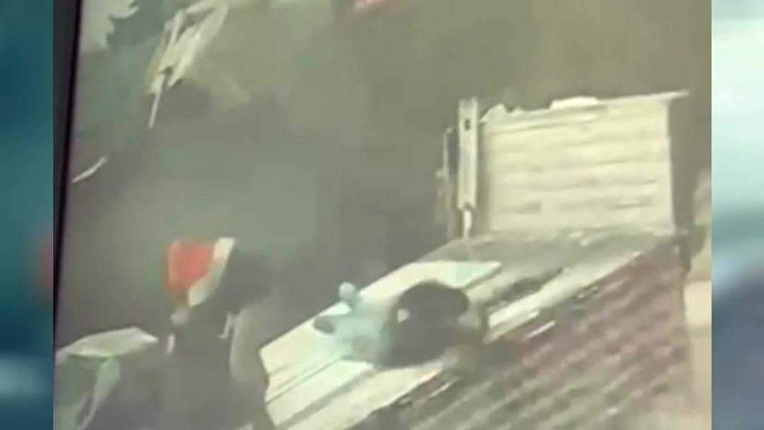 TIR ın dorsesinde dehşet anı: Çalışan işçiye yıldırım isabet etti! 2