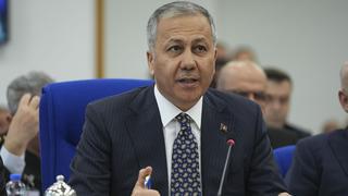 Bakan Yerlikaya yılbaşı tedbirlerini açıkladı! 4 gün kesintisiz sürecek, binlerce personel katılacak