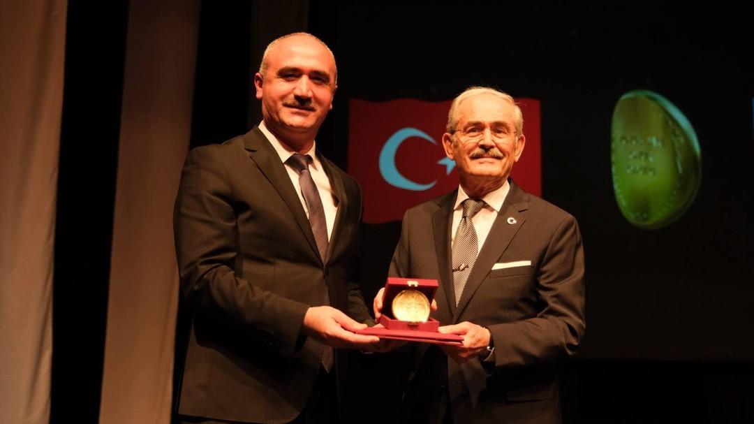 25 yıl Eskişehir i y&ouml;netmişti! Yılmaz B&uuml;y&uuml;kerşen siyaseti bıraktı 1