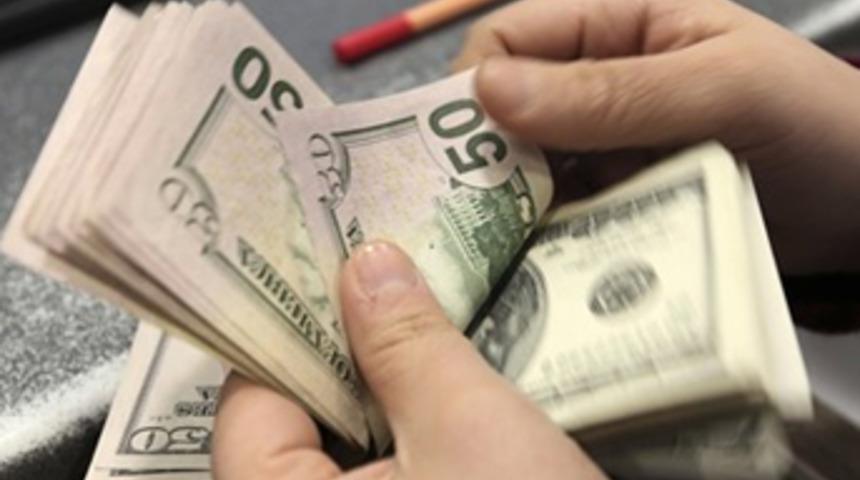 Dolar 2,71'i aştı