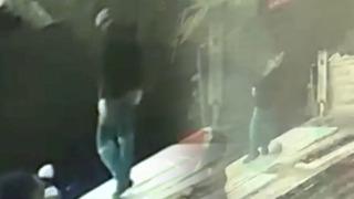 TIR'ın dorsesinde dehşet anı: Çalışan işçiye yıldırım isabet etti!