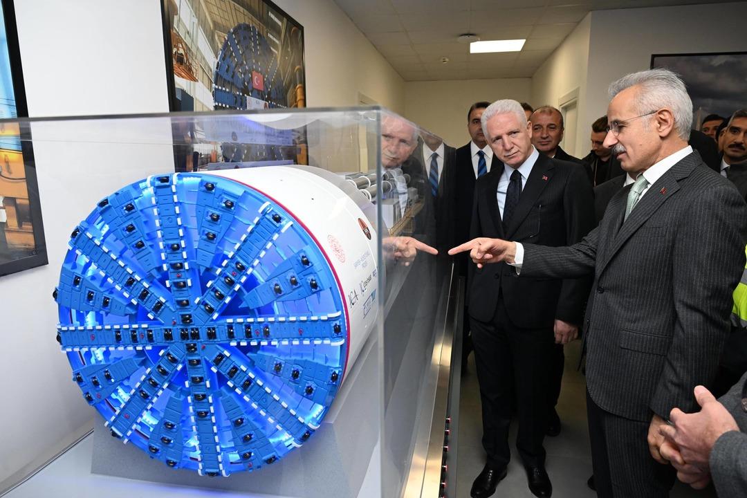 35 dakikalık yol 5 dakikaya d&uuml;şecek: Bakan Uraloğlu bitiş tarihini a&ccedil;ıkladı 2