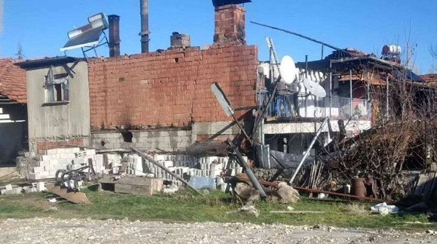 Burdur&rsquo;da kalorifer kazanın patladı, ev kullanılmaz hale geldi