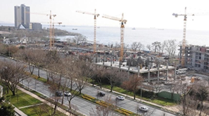 Ataköy sahilde bir hülle daha