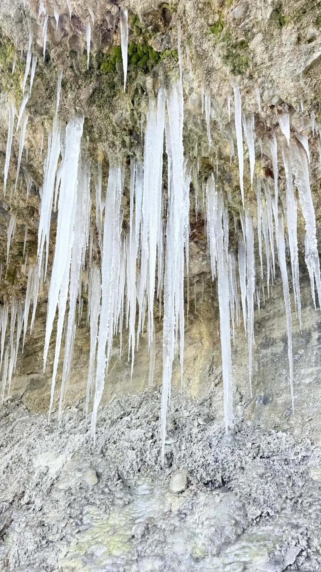 Yer: Adana! Metrelerce dev buz sarkıtları oluştu 1