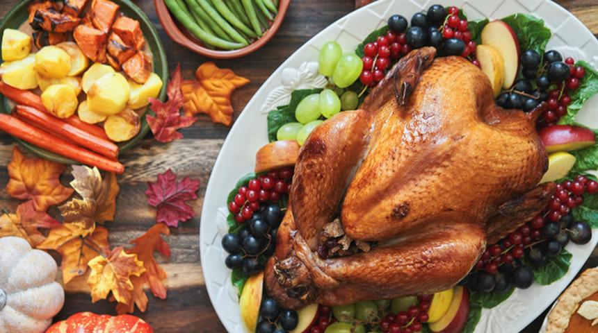 Uzmanından mide dostu yılbaşı men&uuml;s&uuml;! Gizli tehlikeleri a&ccedil;ıkladı