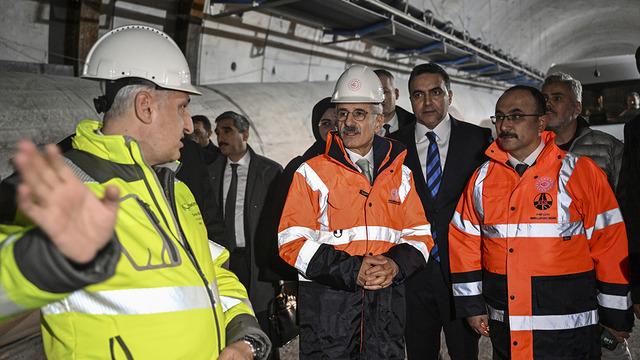 Bakan duyurdu! İstanbul'da o yol 35 dakikadan 5 dakikaya inecek: Tarih verdi