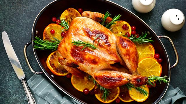 Denemeyen pişman! İç pilavlı portakallı fırın tavuk tarifi 