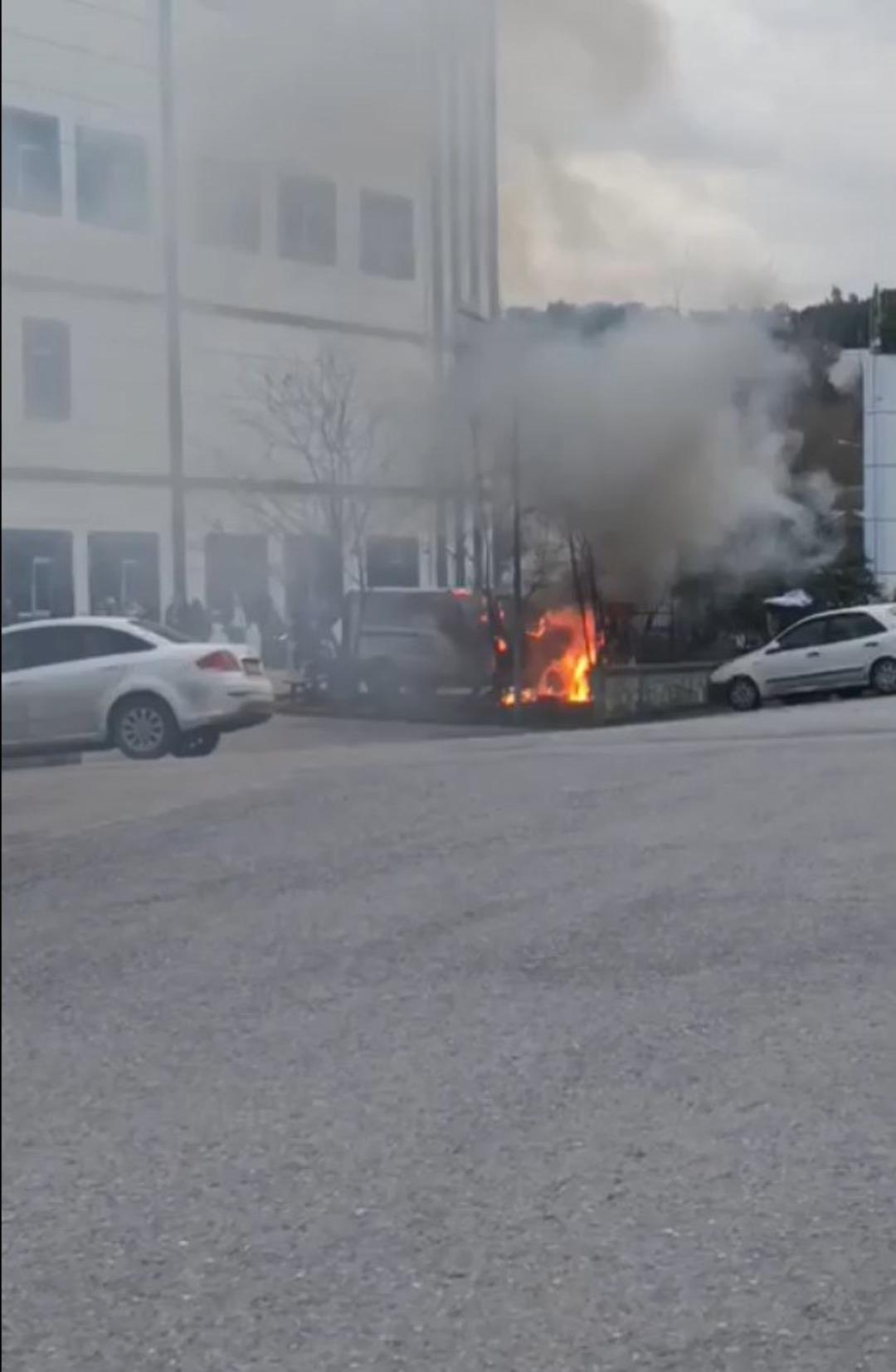 Şile de seyir halindeki araç alev aldı 1