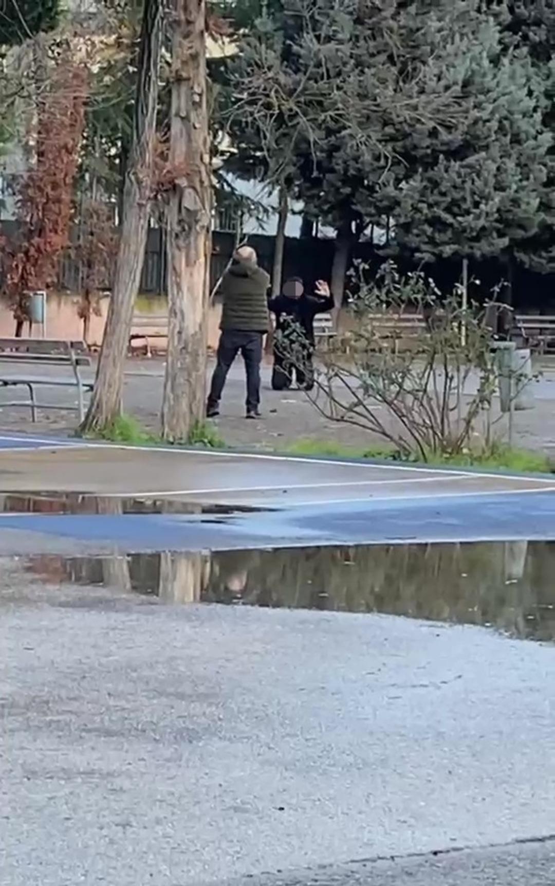 T&uuml;rkiye, okul bah&ccedil;esindeki bu g&ouml;r&uuml;nt&uuml;leri konuşmuştu: Baba ve şantajcı gen&ccedil; hakkında yeni gelişme 2