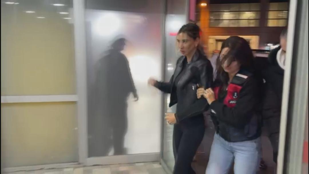 Şeyma Subaşı ABD den T&uuml;rkiye ye d&ouml;n&uuml;ş&uuml;nde havalimanında g&ouml;zaltına alındı 3