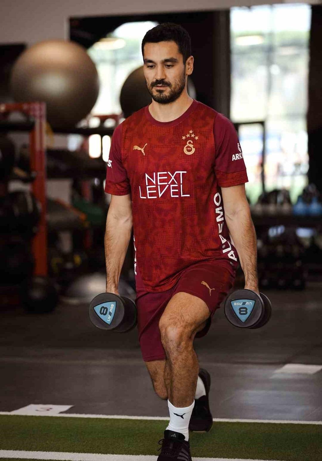 Galatasaray, Trabzonspor ma&ccedil;ı hazırlıklarını s&uuml;rd&uuml;rd&uuml; 1