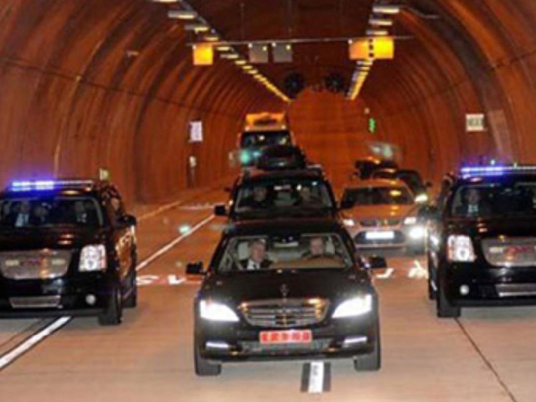 İşte d&uuml;nya liderlerinin makam ara&ccedil;ları!