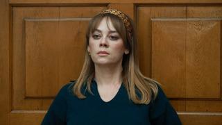 Bahar final yaptı! Demet Evgar yeni sektöre giriş yaptı