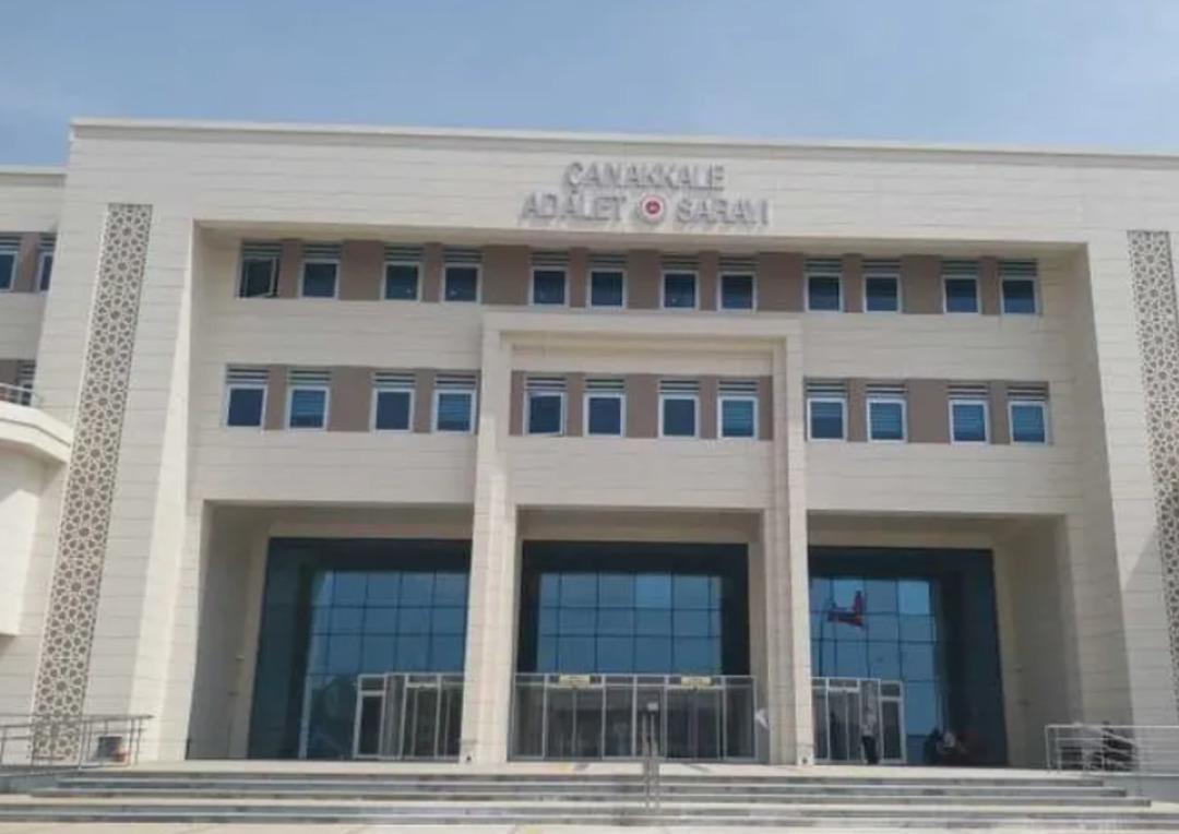 Kıskan&ccedil;lık krizine girdi! Sevgilisi olan kadın hakimin elmacık kemiğini kırdı 2