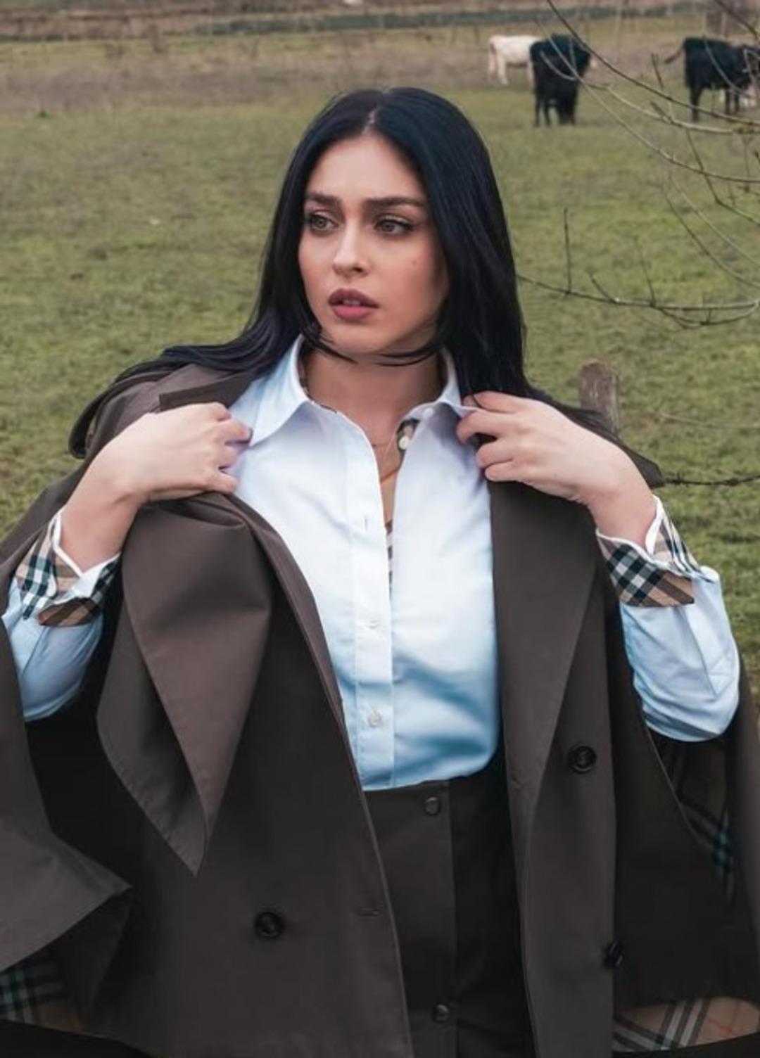 T&uuml;rk yarış pilotu Cem B&ouml;l&uuml;kbaşı ile aşk yaşıyor! Cemre Baysel aileye girdi 1