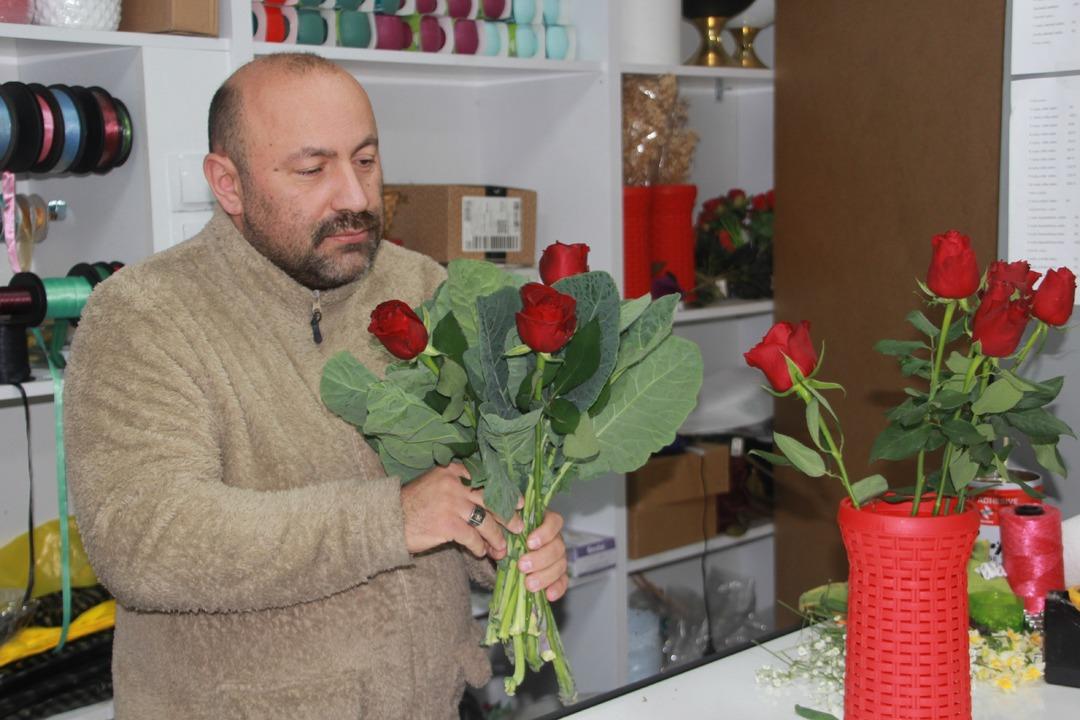 Karadenizli &ccedil;i&ccedil;ek&ccedil;iden eşi benzeri g&ouml;r&uuml;lmemiş tasarım! "&Ccedil;orba i&ccedil;erken fikir aklıma geldi" 1