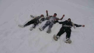 Gaziantep'te kar yağışı mutluluk getirdi