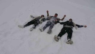 Gaziantep'te kar yağışı mutluluk getirdi