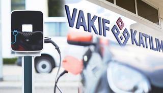 Vakıf Katılım'dan elektrikli ara&ccedil; şarj harcamalarına y&uuml;zde 20 iade
