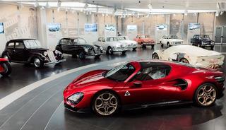Alfa Romeo'nun 33 Stradale modeli m&uuml;zeye geri d&ouml;n&uuml;yor!