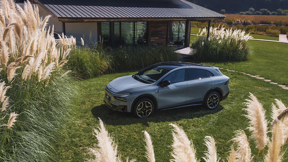 Menzil kaygısı tarih oluyor: İşte dünyanın depoları tam doluyken en uzun giden hibrit SUV'u! - Otomobil Araba Haberleri