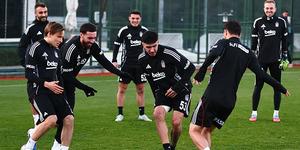 Beşiktaş'ın yıldızı resti &ccedil;ekti! 'F.Bah&ccedil;e'ye gitmek istiyorum'