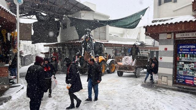 Çermik Belediyesi yol açma çalışmalarına başladı