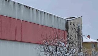 Bolu&rsquo;da kar ve buz k&uuml;tleleri tehlike sa&ccedil;ıyor