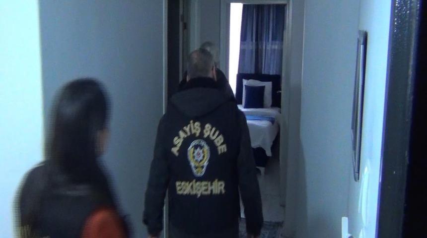 Polisten g&uuml;n&uuml;birlik kiralanan evlere denetim