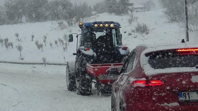 Yedig&ouml;ller Milli Parkı yolu buzlanma nedeniyle ulaşıma kapatıldı 1