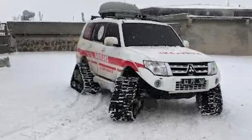 Şanlıurfa'da hastalar paletli ambulanslarla hastaneye ulaştırıldı