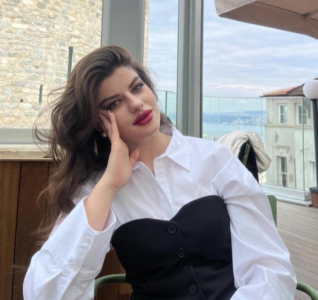 Ayşe Tokyaz ın ikizi konuştu! Cemil Ko&ccedil; la ilgili &ccedil;arpıcı detaylar: "Cem diye tanıttı,  yazılımcıyım  dedi" 1