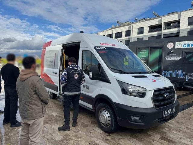 Fethiye&rsquo;de yılbaşı &ouml;ncesi yabancı uyruklulara y&ouml;nelik denetimler s&uuml;r&uuml;yor 1