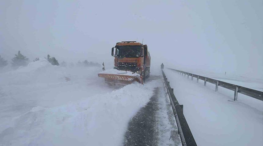 Sivas&rsquo;ın dışarı ile ulaşımı kesildi