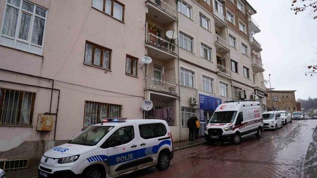 Niğde’de çift evlerinde ölü bulundu