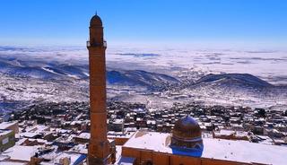 Mardin&rsquo;de 140 yerleşim yerinin yolu kardan kapandı