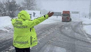 Bolu Dağı ge&ccedil;işi ağır tonajlı ara&ccedil; ge&ccedil;işine geliş-gidiş a&ccedil;ıldı