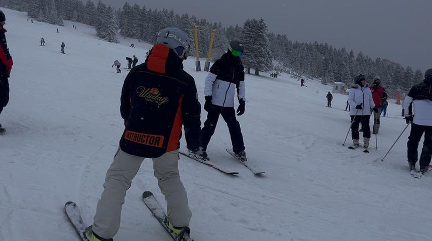 Yılbaşında turistlerin g&ouml;zdesi Uludağ oldu