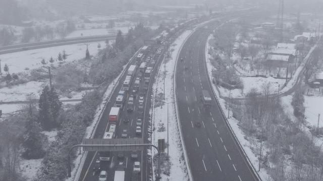 Anadolu otoyolunda kontrollü geçiş sağlanıyor