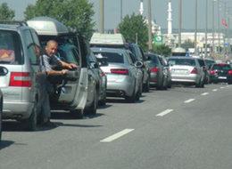 Tatil dönüşü 5 kilometrelik kuyruk