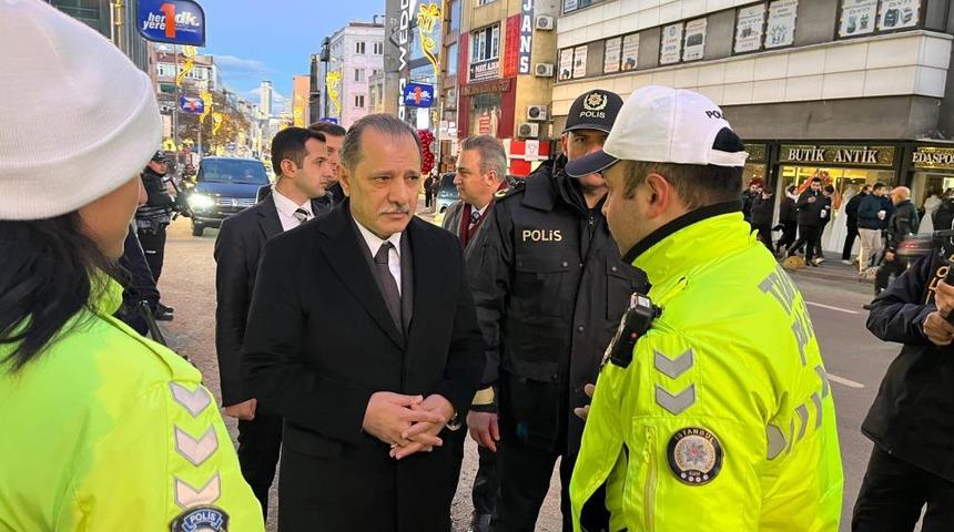 İstanbul İl Emniyet M&uuml;d&uuml;r&uuml; Yıldız, Kadık&ouml;y'deki denetimleri inceledi