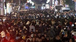 İstiklal Caddesi'ndeki yoğunluk havadan görüntülendi