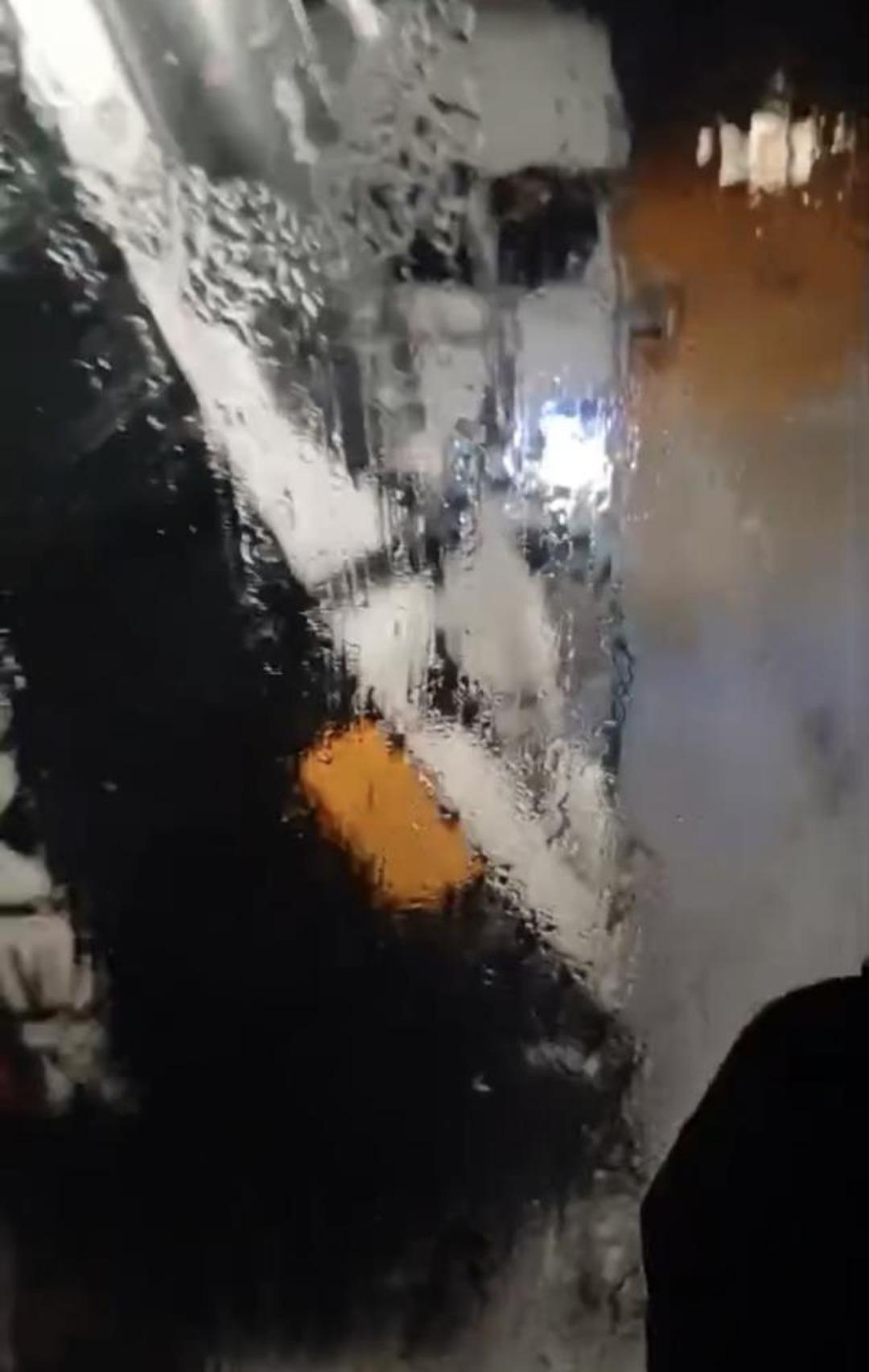 Adıyaman&rsquo;da karda mahsur kalan 50 iş&ccedil;i kurtarıldı 3