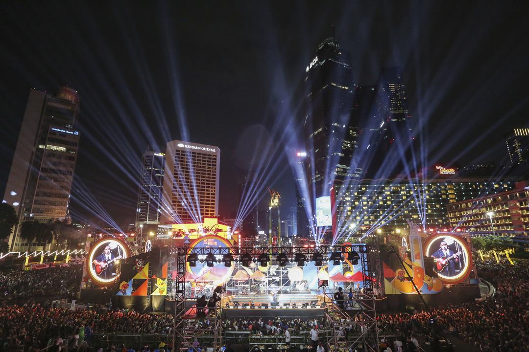 T&uuml;m d&uuml;nyada 2026 coşkusu! Kutlamalar başladı, sırayla merhaba diyorlar 3