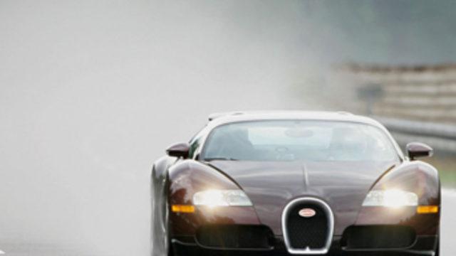 Bugatti'yi göle sürdü, 20 yıl yedi!