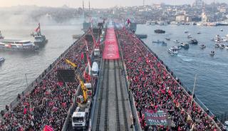 Galata K&ouml;pr&uuml;s&uuml;'nde Filistin buluşması! Kalabalık, toplanmaya başladı