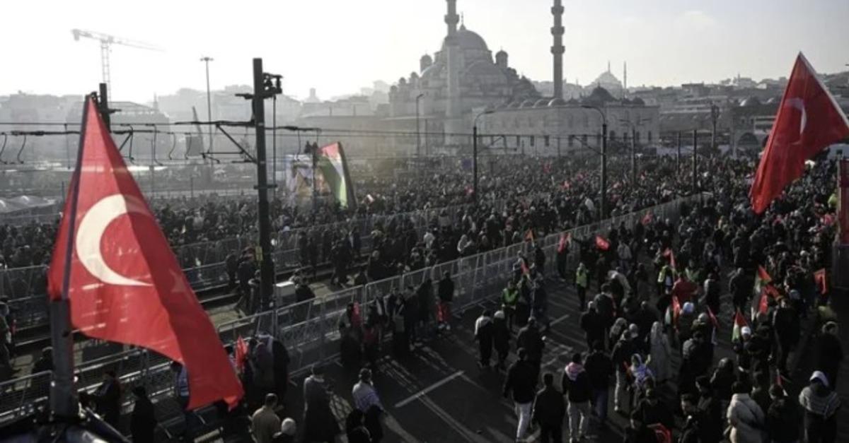 Galata Köprüsü nde Filistin buluşması! Kalabalık, toplanmaya başladı 1