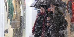 Kar, fırtına, &ccedil;ığ&hellip; T&uuml;rkiye buz kesiyor ama İstanbul&rsquo;da s&uuml;rpriz var!